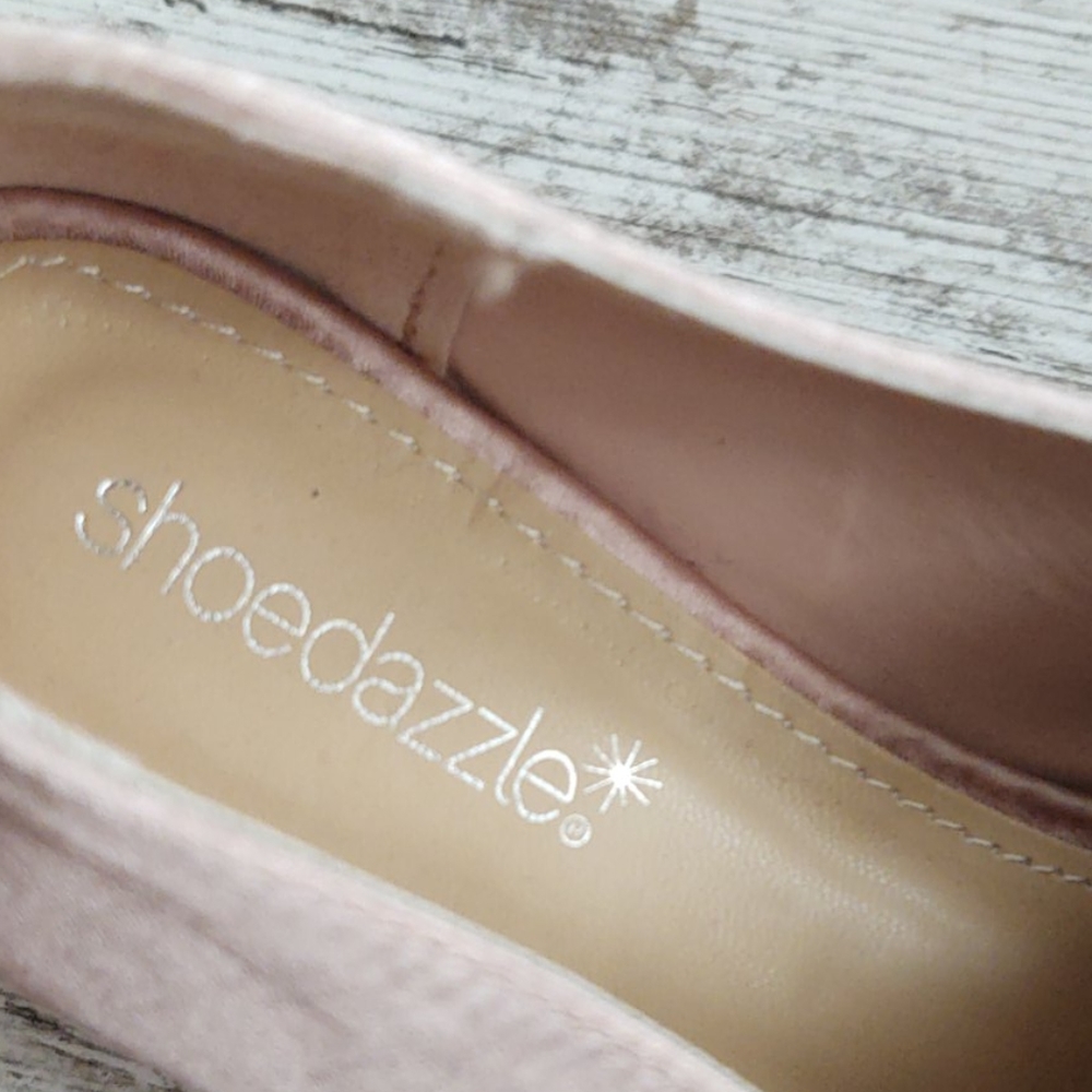 🟨ShoeDazzle Lt Pink Satin Pearl Silver Stud Flat..Super Cute🥰 - Picture 15 of 16